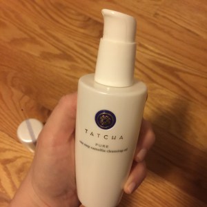 Super convenient pump packaging. Helps control how much product you use and makes for easy traveling 